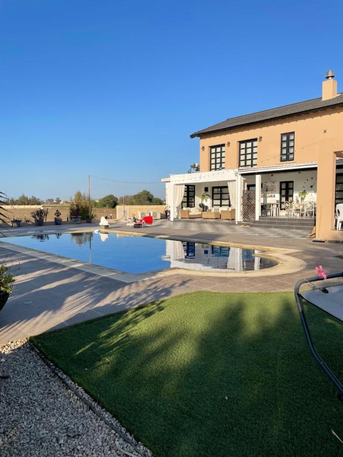 The Pervoli Studio - Pool - Close To Beach Larnaca Buitenkant foto